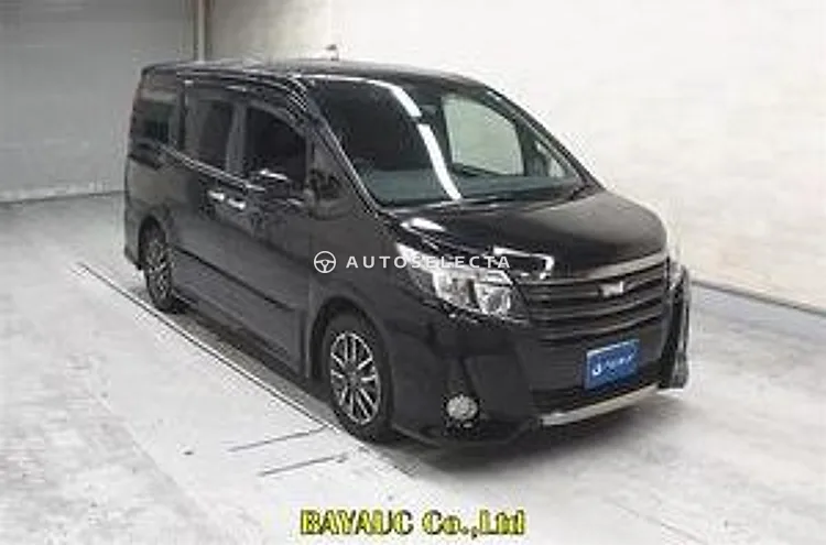 Toyota Noah 2017, photo 1 of 1
