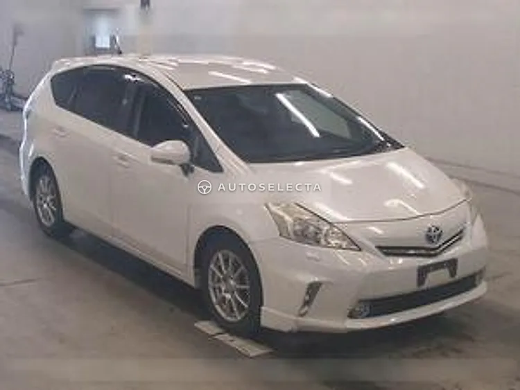 Toyota Prius Alpha 2011, photo 1 of 1