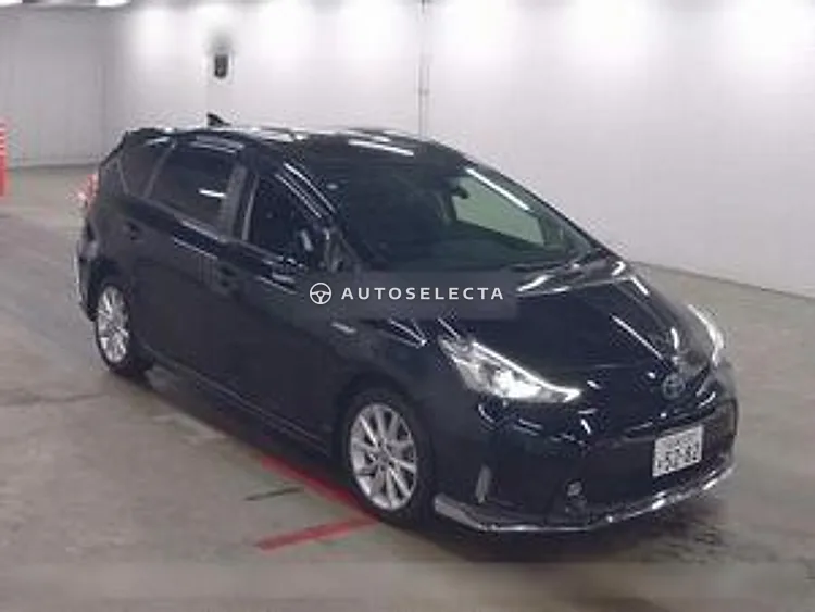Toyota Prius Alpha 2016, photo 1 of 1