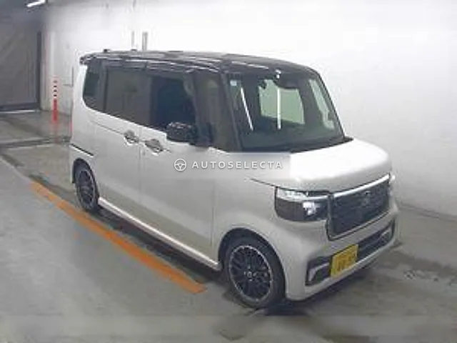 Honda N-BOX Custom 2024, auction grade 4.5