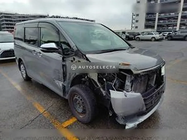 Toyota Noah 2015