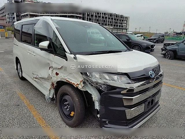 Toyota Noah 2024
