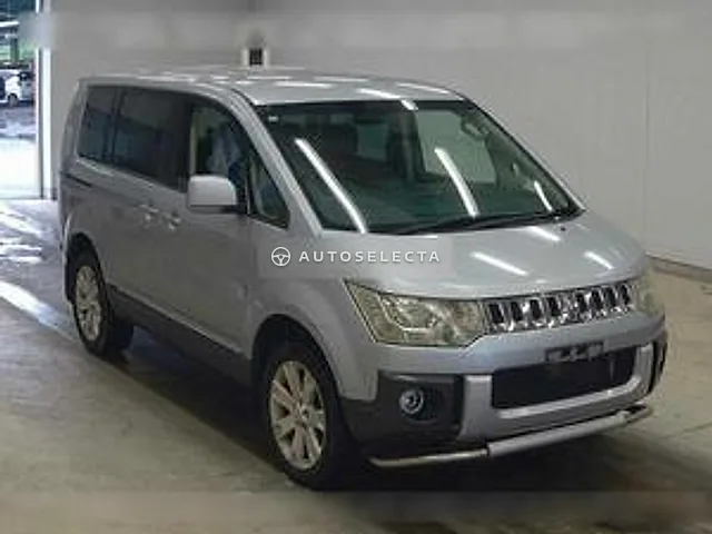 Mitsubishi Delica D:5 2011