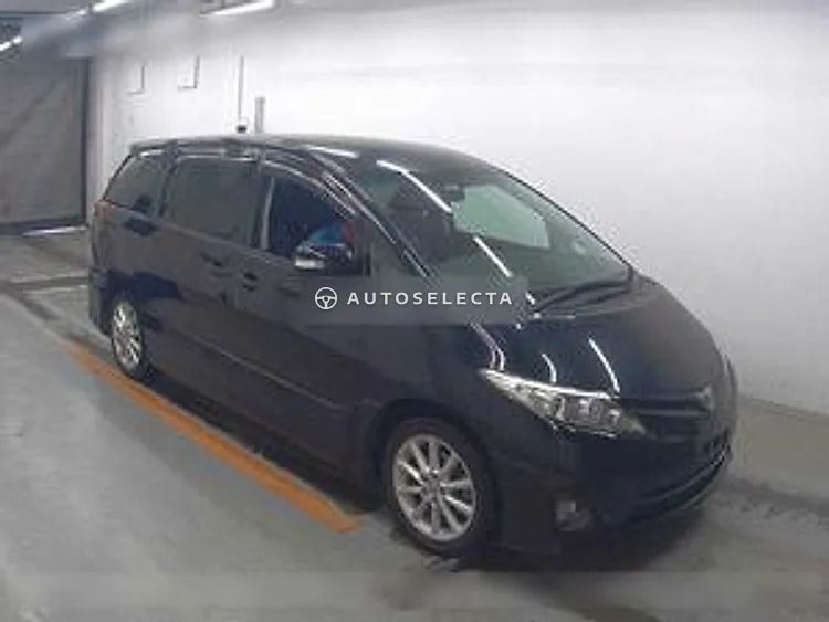 Toyota Estima 2012, photo 1 of 6