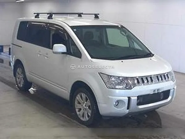 Mitsubishi Delica D:5 2014, auction grade 3.5