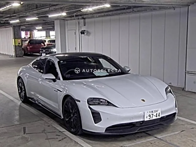 Porsche Taycan 2022, auction grade 4.5