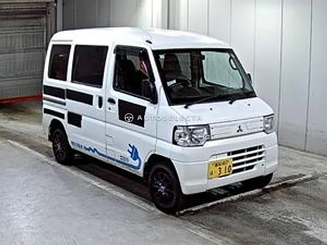 Mitsubishi Minicab MiEV 2013, auction grade 3.5