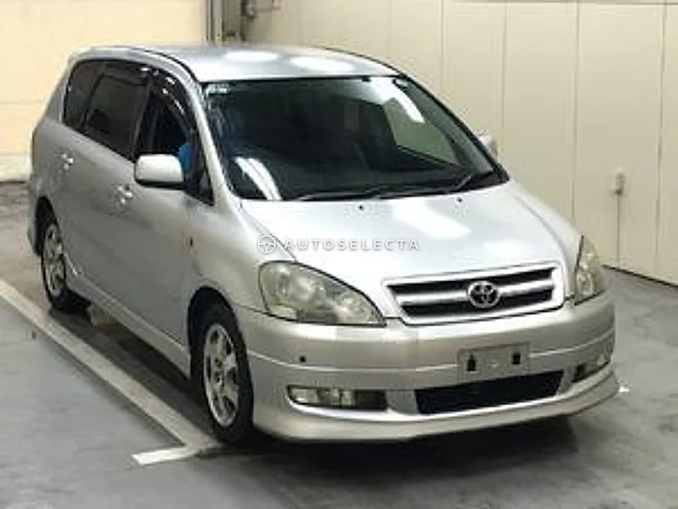 Toyota Ipsum 2001, photo 1 of 6