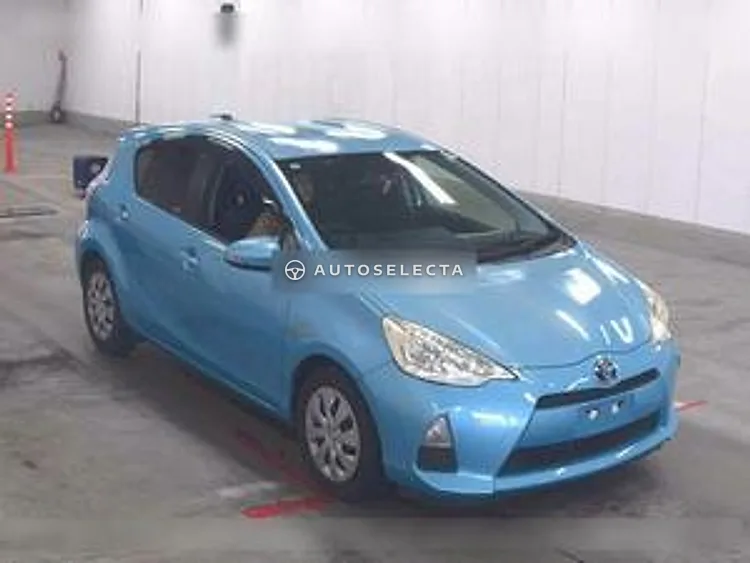 Toyota Aqua 2013, photo 1 of 1