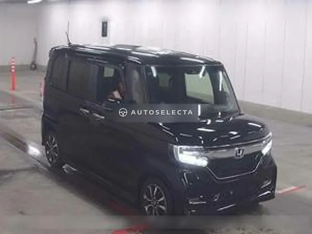 Honda N-BOX Custom, auction grade R