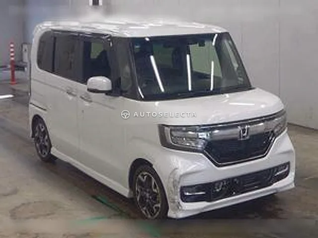 Honda N-BOX Custom 2020, auction grade R