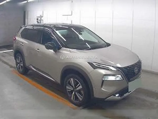 Nissan X-Trail 2022, auction grade 5