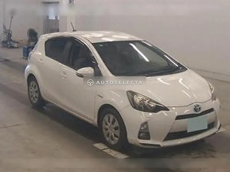 Toyota Aqua 2013, photo 1 of 1