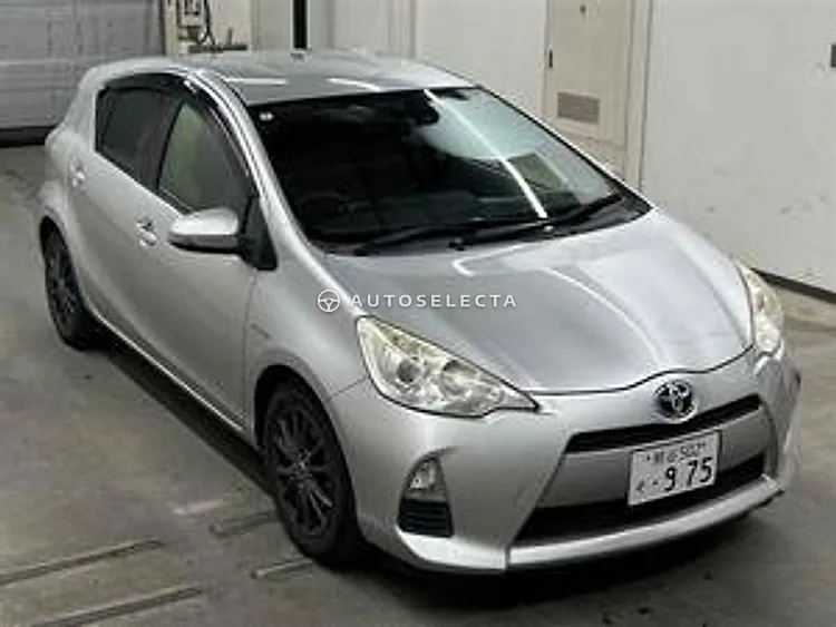 Toyota Aqua 2012, photo 1 of 1