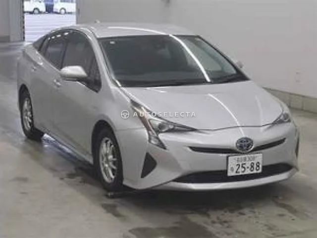 Toyota Prius 2018, auction grade R