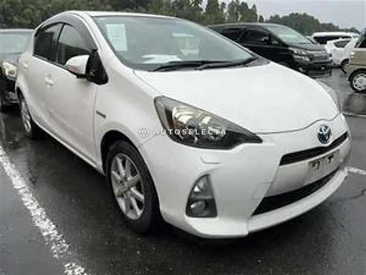 Toyota Aqua 2013, photo 1 of 1