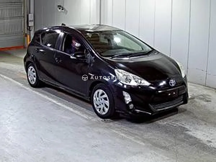 Toyota Aqua 2015, photo 1 of 1