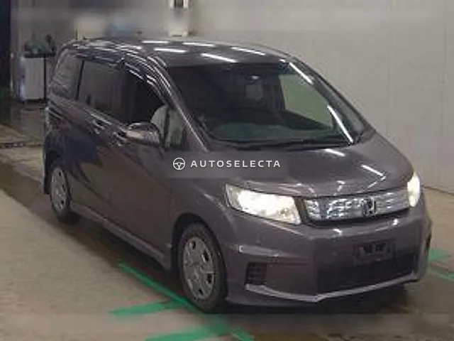Honda Freed Spike Hybrid 2013, auction grade 3
