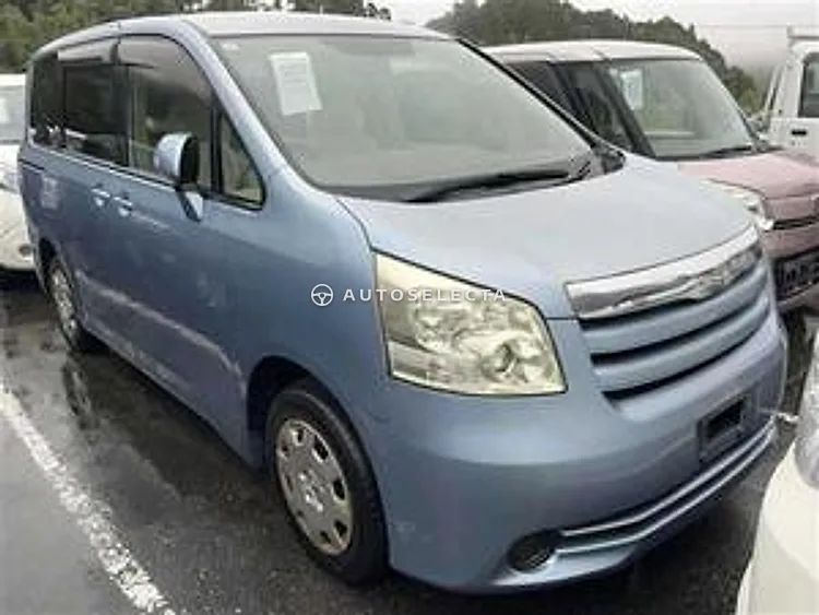 Toyota Noah 2007, photo 1 of 1