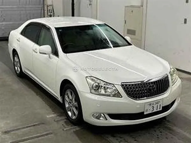 Toyota Crown Majesta 2010, auction grade 3.5