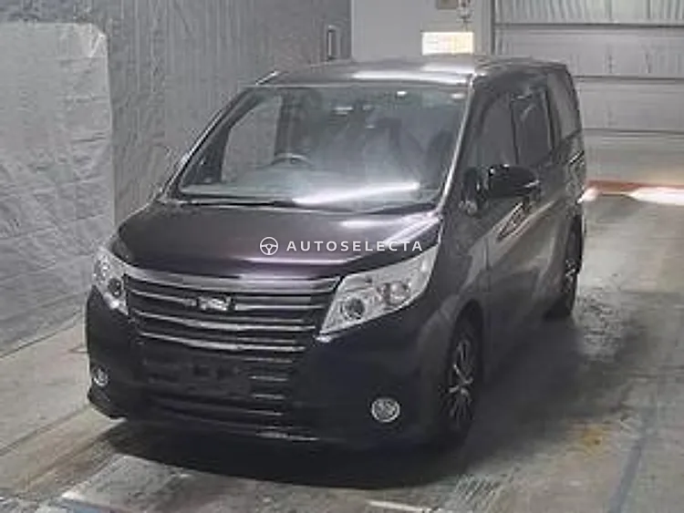 Toyota Noah 2016, photo 1 of 1