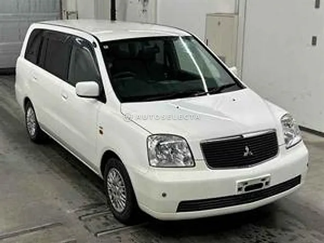 Mitsubishi Dion 2002, auction grade R