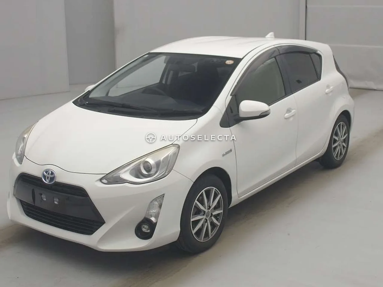 Toyota Aqua 2015, photo 1 of 1