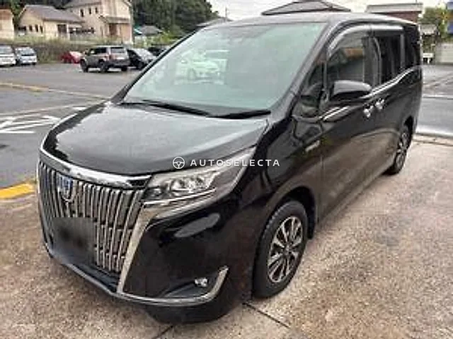 Toyota Esquire 2017, auction grade R