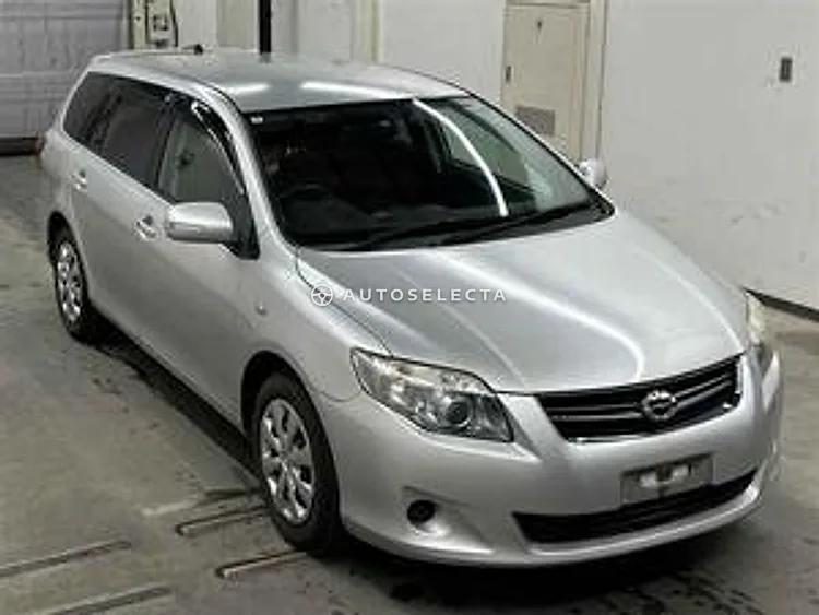 Toyota Corolla Fielder 2012, photo 1 of 1