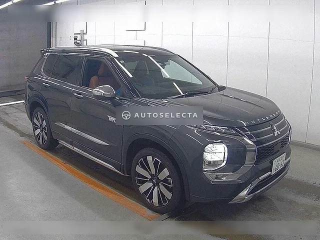 Mitsubishi Outlander PHEV 2024, auction grade 4.5