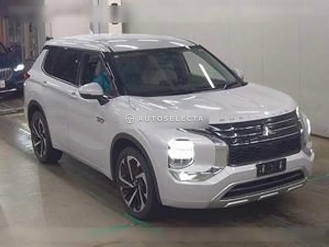 Mitsubishi Outlander PHEV 2022, auction grade 5