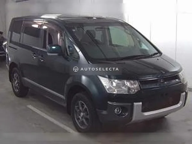 Mitsubishi Delica D:5 2013, auction grade R