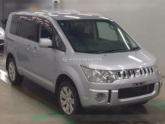 Mitsubishi Delica D:5 2010, auction grade 3.5