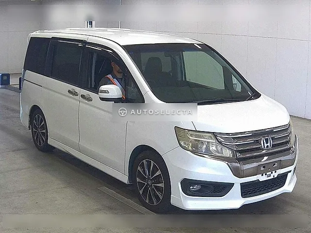 Honda Stepwgn Spada 2013