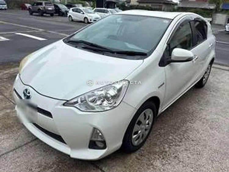 Toyota Aqua 2012, photo 1 of 1