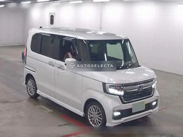 Honda N-BOX Custom 2022, auction grade R