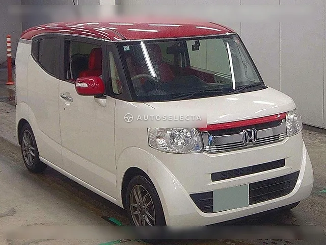 Honda N-BOX Slash 2017, auction grade 4.5