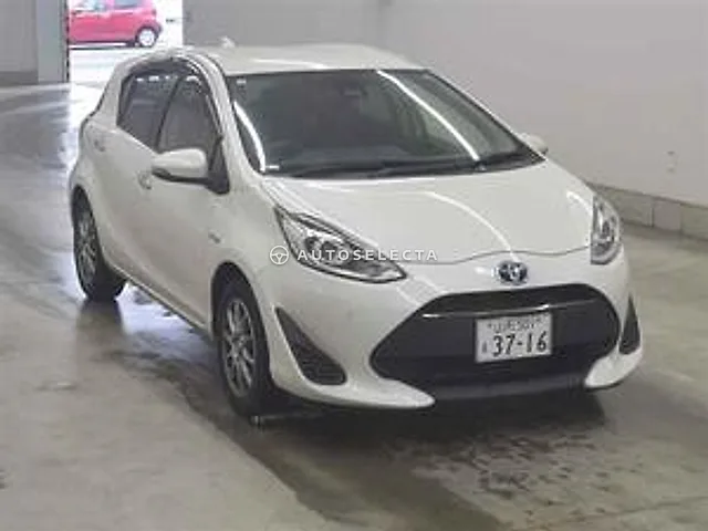 Toyota Aqua 2019, auction grade R
