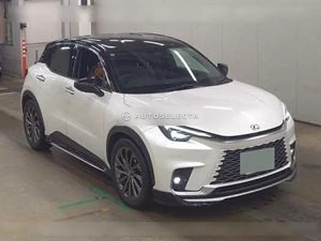 Lexus LBX 2025, auction grade 5