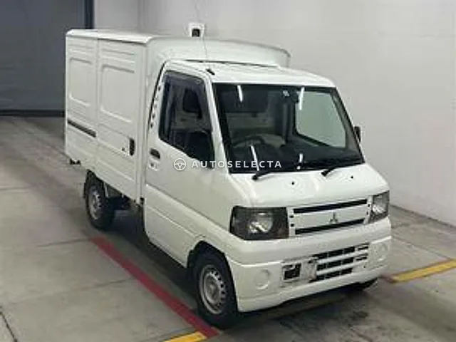 Mitsubishi Minicab Truck 2010, auction grade 3.5