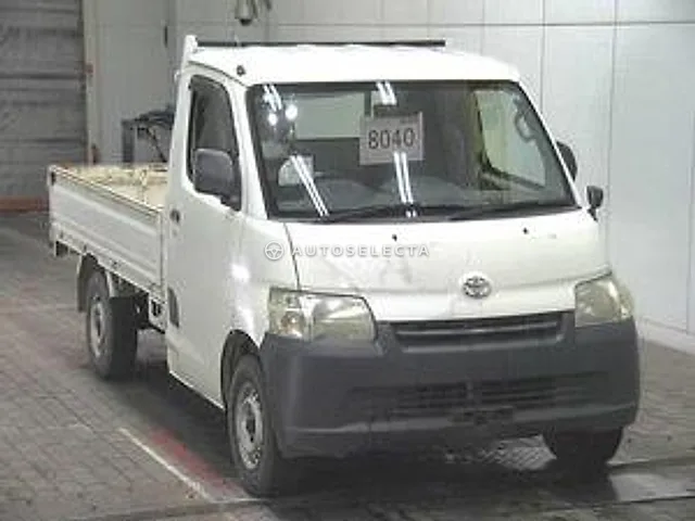 Toyota LiteAce Truck 2011, auction grade RA