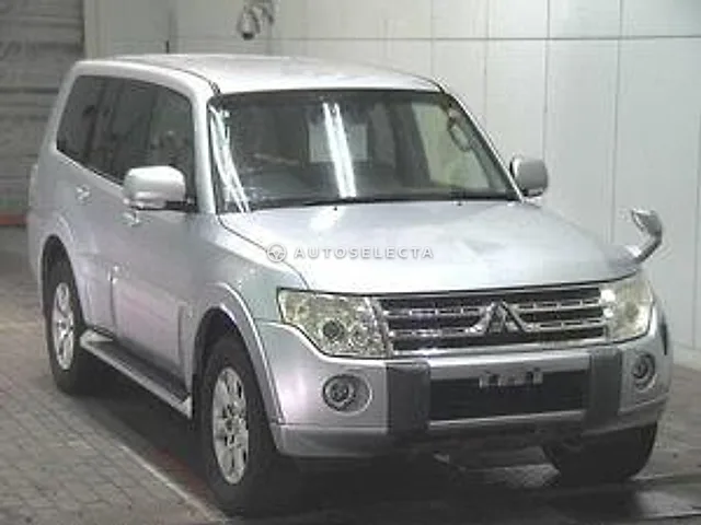 Mitsubishi Pajero 2010, auction grade 3.5