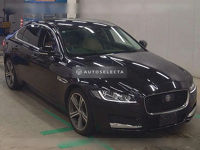 Jaguar XF 2017, auction grade 3.5