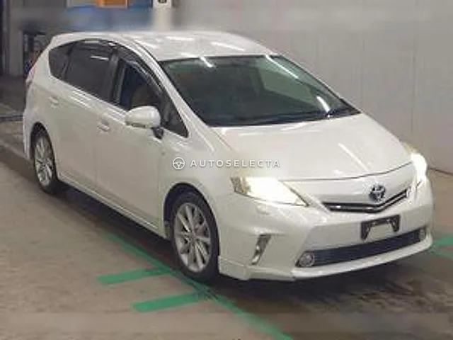 Toyota Prius Alpha 2011, auction grade R