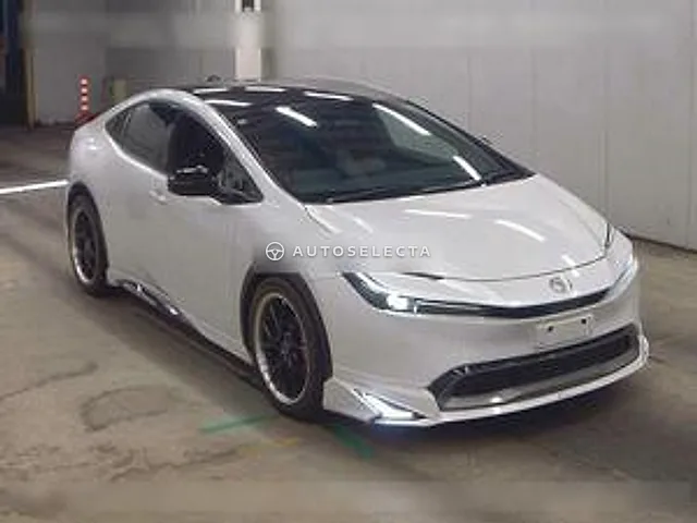 Toyota Prius 2023, auction grade R