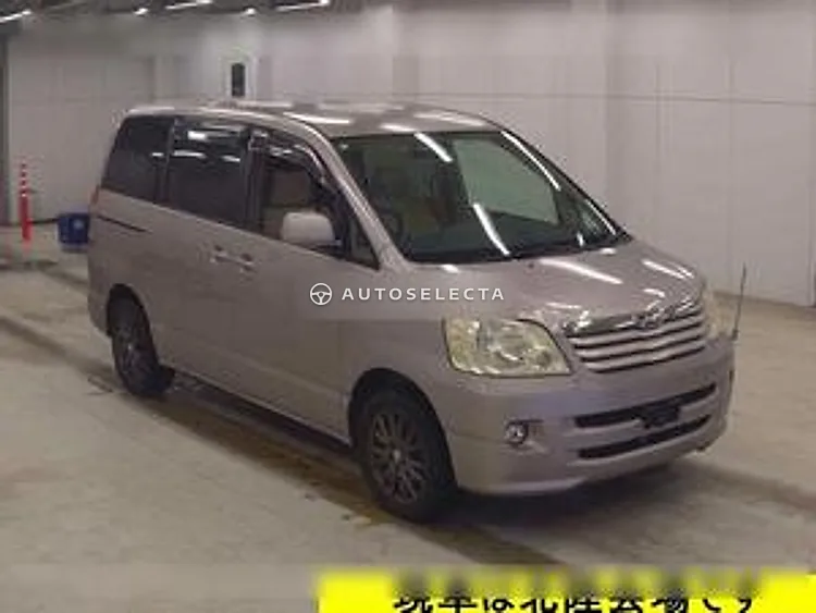 Toyota Noah 2002, photo 1 of 1