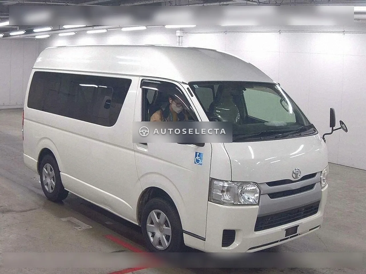 Toyota Hiace Van 2014, photo 1 of 1