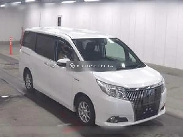 Toyota Esquire 2016, auction grade R