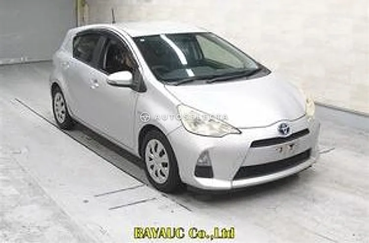 Toyota Aqua 2013, photo 1 of 1