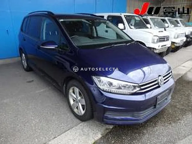 Volkswagen Golf Touran 2016, auction grade 3.5